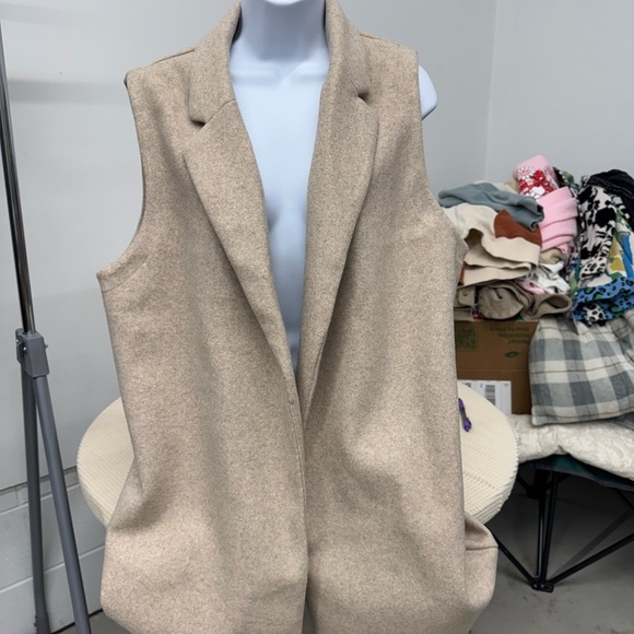 Love Tree Tan Vest with Tailored Look - Picture 1 of 11